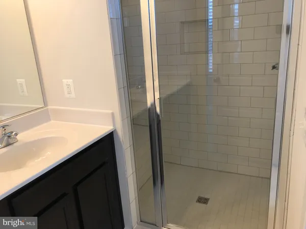 $3,550 | 14227 Travilah Road, Rockville, MD 20850