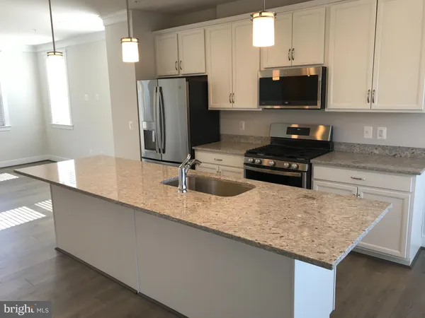 $3,550 | 14227 Travilah Road, Rockville, MD 20850