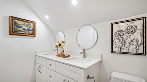 $770,000 | 21 Alta Drive, Petaluma, CA 94954