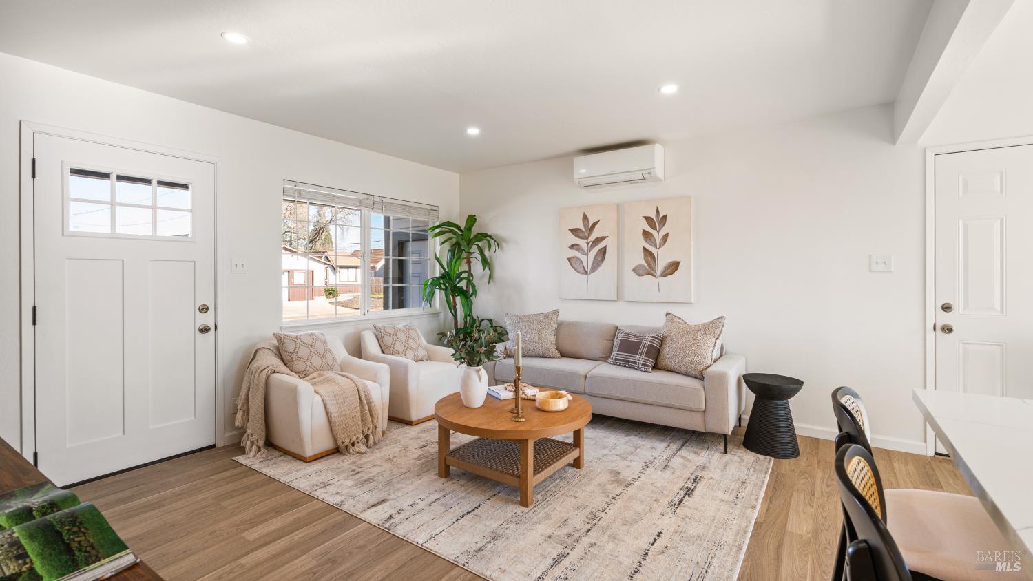 21 Alta Drive Petaluma, CA 94954 - Photo 6 of 22 a living room with furniture and a rug
