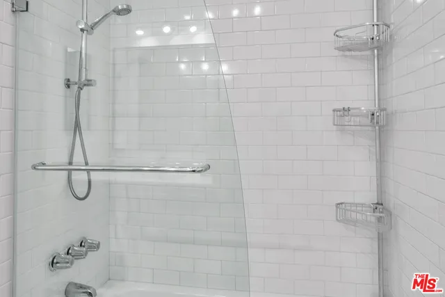 $3,975 | 7300 Franklin Avenue, Unit 548, Los Angeles, CA 90046