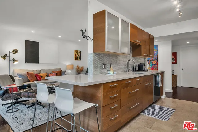 $3,975 | 7300 Franklin Avenue, Unit 548, Los Angeles, CA 90046