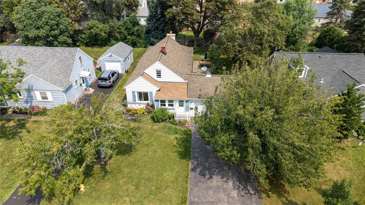 304 Garford Road Irondequoit, NY 14622 - Photo 5 of 46