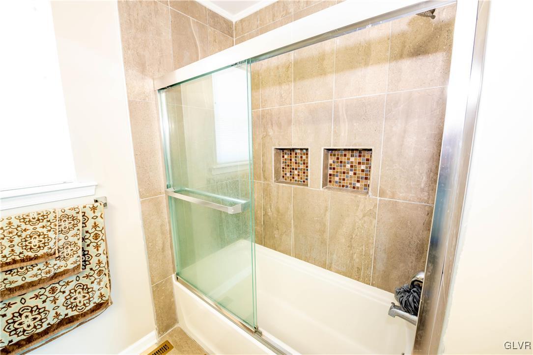 140 Fox Ridge Nazareth, PA 18064 - Photo 21 of 24 a bathroom with a bathtub and a shower