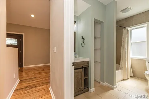 $195,000 | 8928 Tudor Avenue, Overland, MO 63114