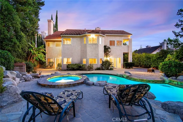 a table and chairs in the patio