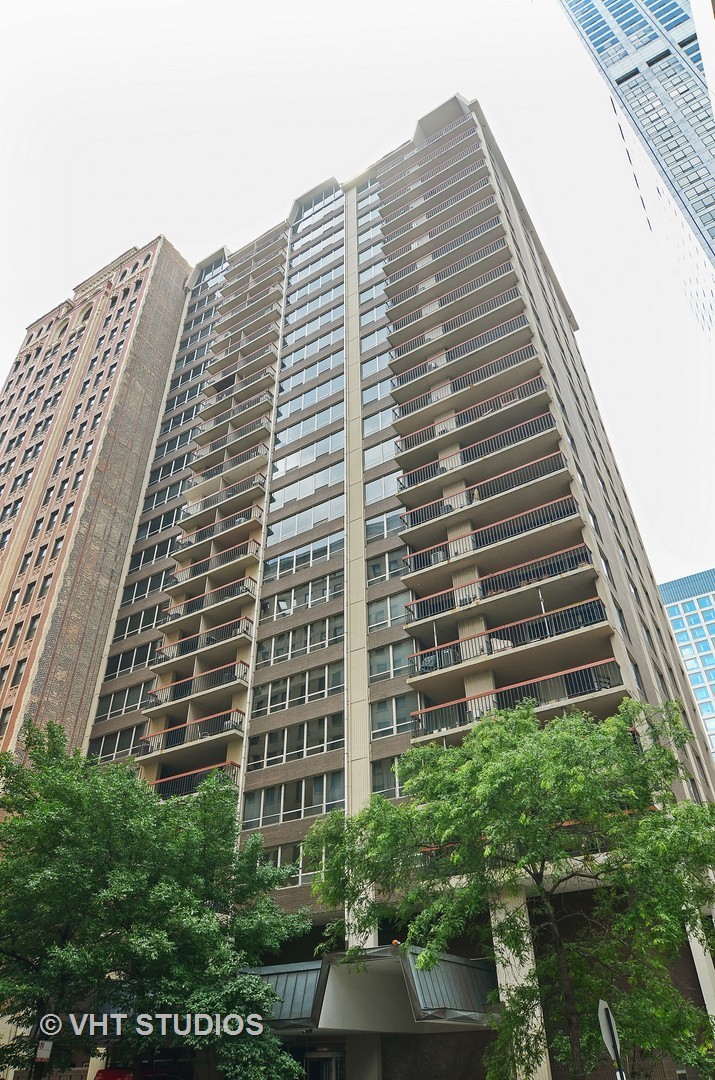 201 East Chestnut Street, Unit 20A Chicago, IL 60611 - Photo 1 of 13 a front view of a building