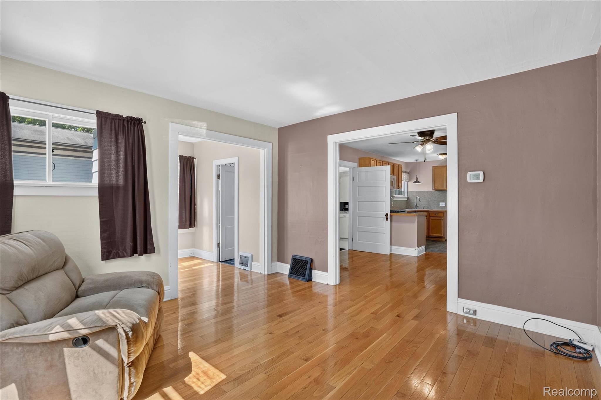 410 South Center Street Howell, MI 48843 - Photo 5 of 47 07-410-S-Center-St-Howell-MI-48843-WindowStill.jpg