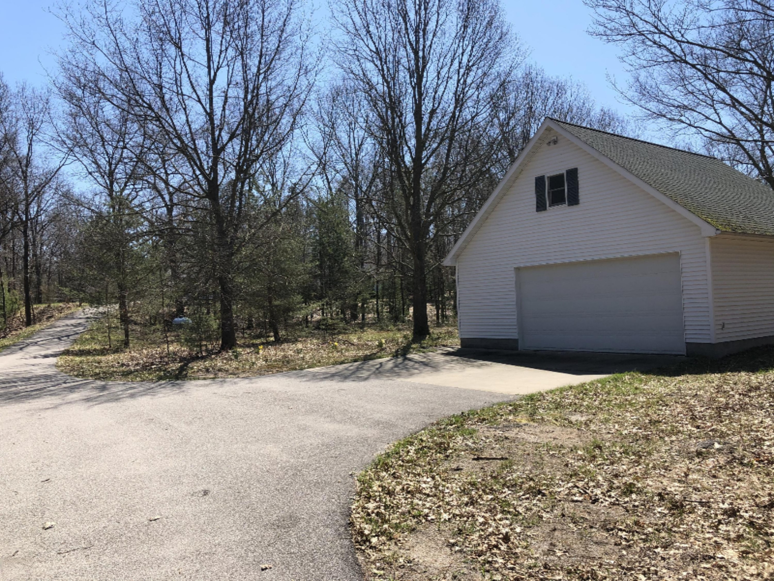 3669 Rakoniewski Road Manistee, MI 49660 - Photo 29 of 32 Additional Detached Garage near the Road