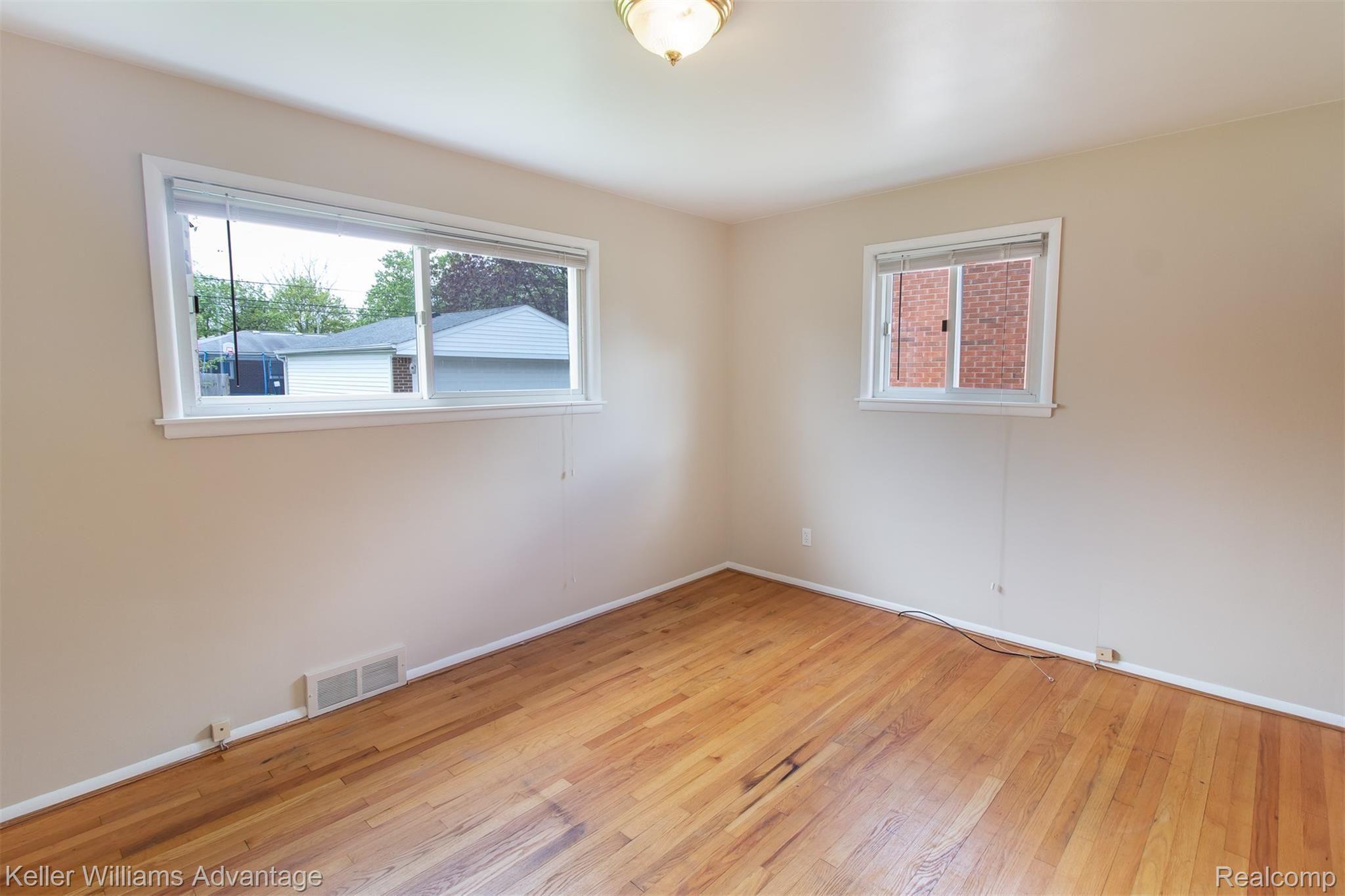36955 Greenbush Road Wayne, MI 48184 - Photo 20 of 36 GreenbushRd_36955_BedB_01.jpg