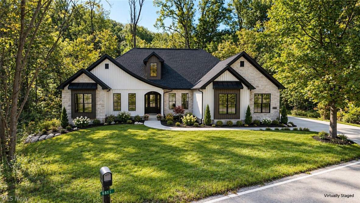 6579 Hathaway Road Valley View, OH 44125 - Photo 2 of 15 Gallery Image 2
