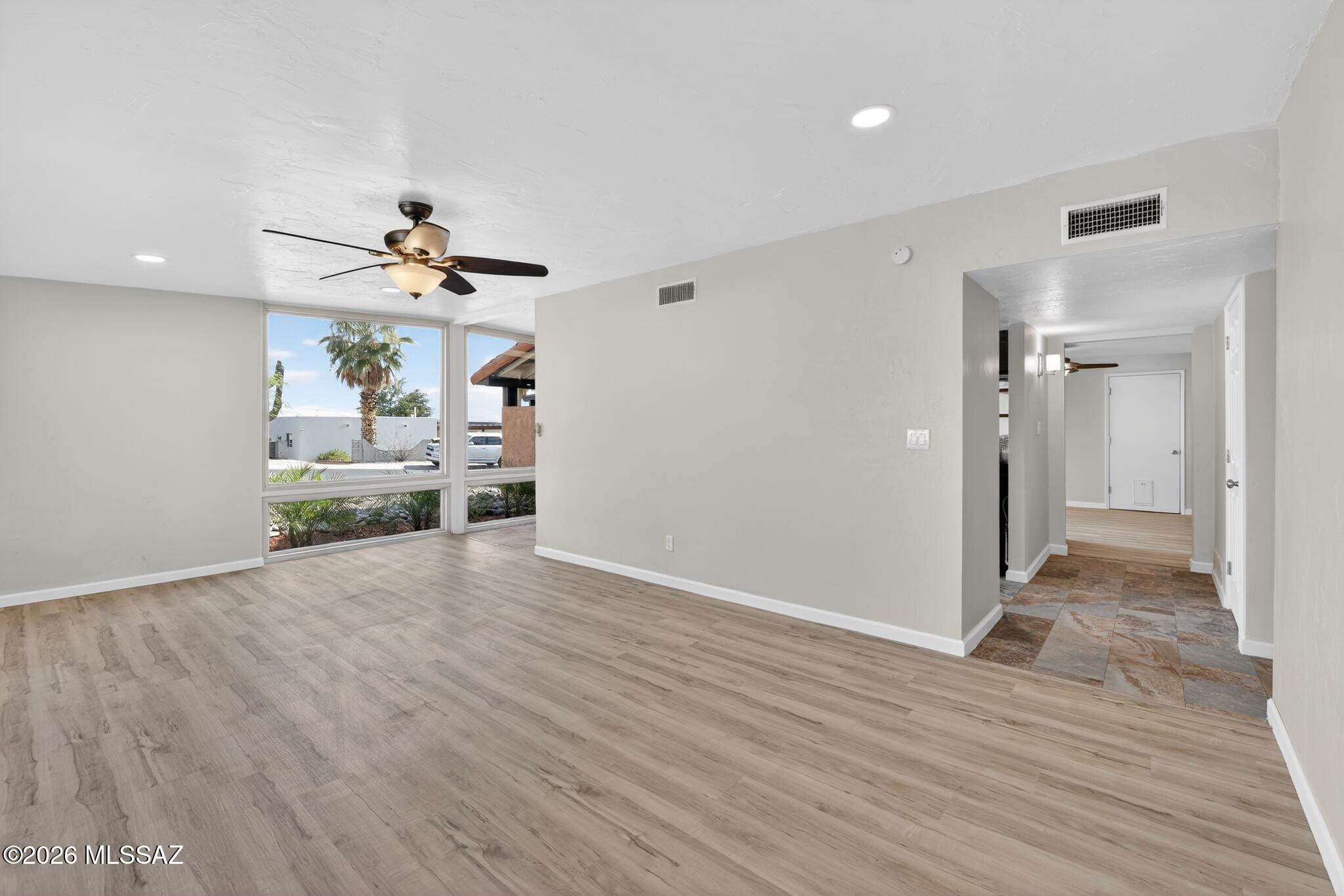2175 West Rainbow Ridge Road Tucson, AZ 85745 - Photo 13 of 36 15_2175_W_Rainbow_Ridge_Rd-Living_room-0