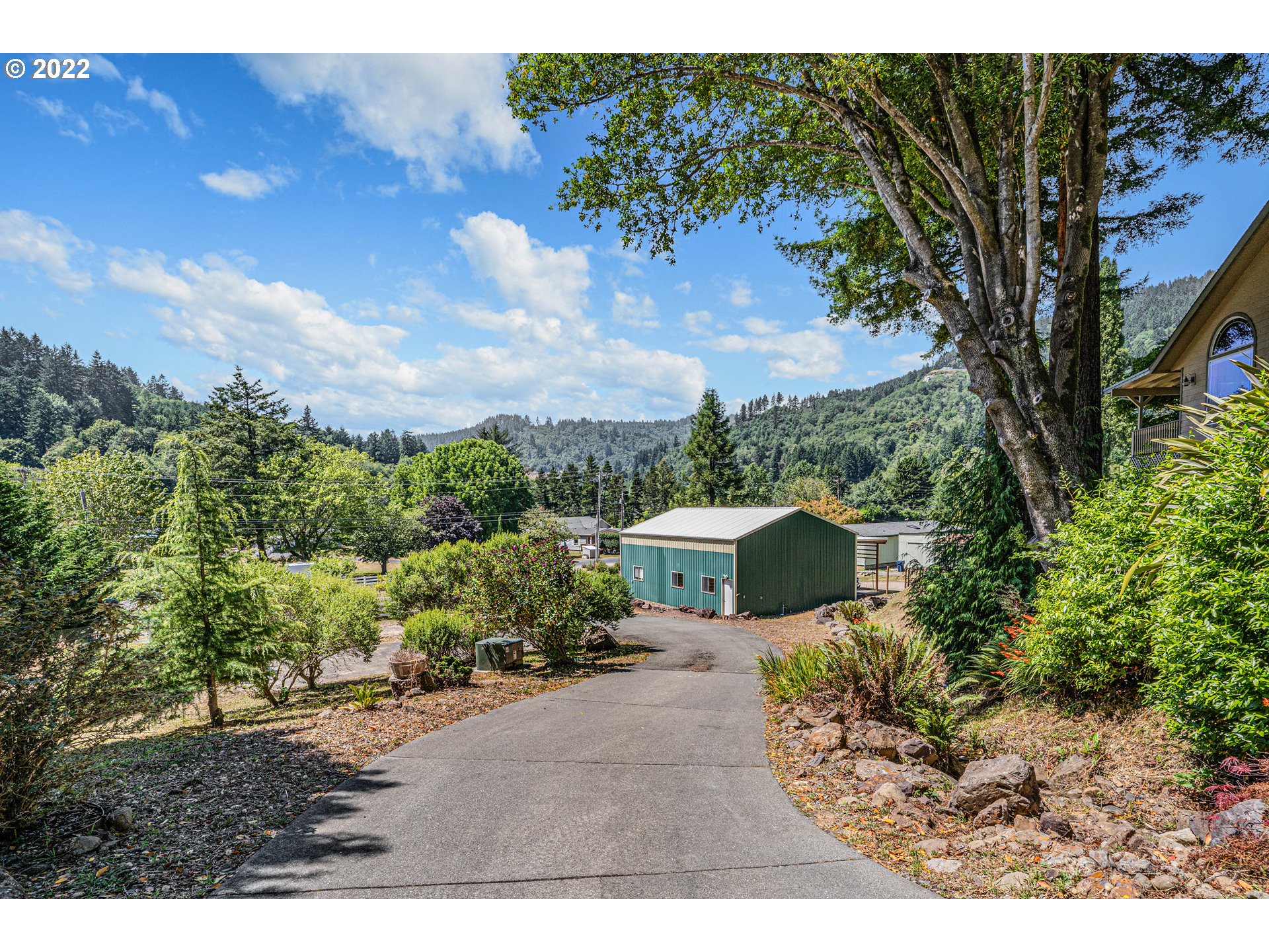 98451 North Bank Chetco River Road Brookings, OR 97415 - Photo 23 of 32 Gallery Image 23