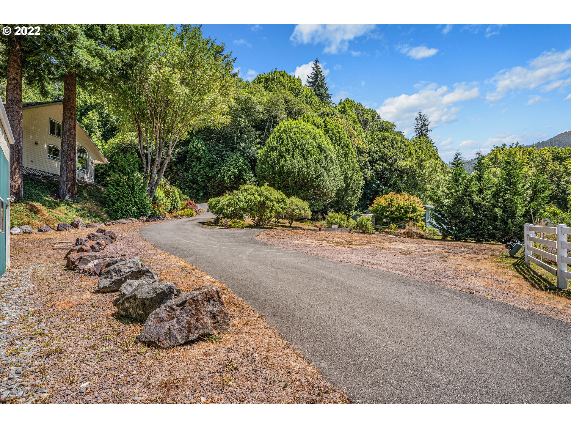 98451 North Bank Chetco River Road Brookings, OR 97415 - Photo 24 of 32 Gallery Image 24