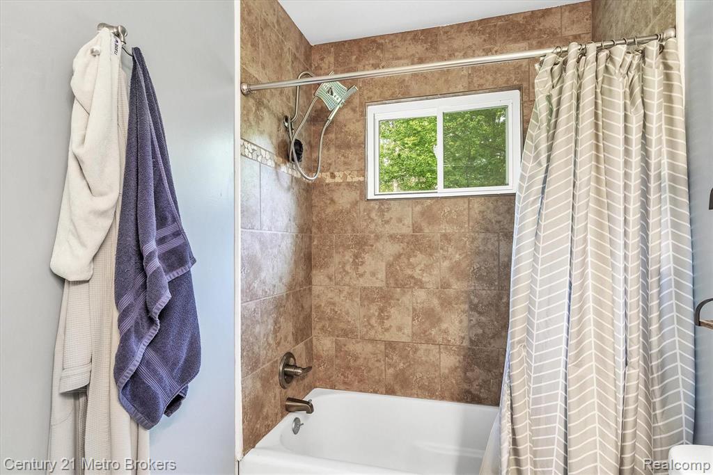 8381 North Washburn Road Columbiaville, MI 48421 - Photo 20 of 36