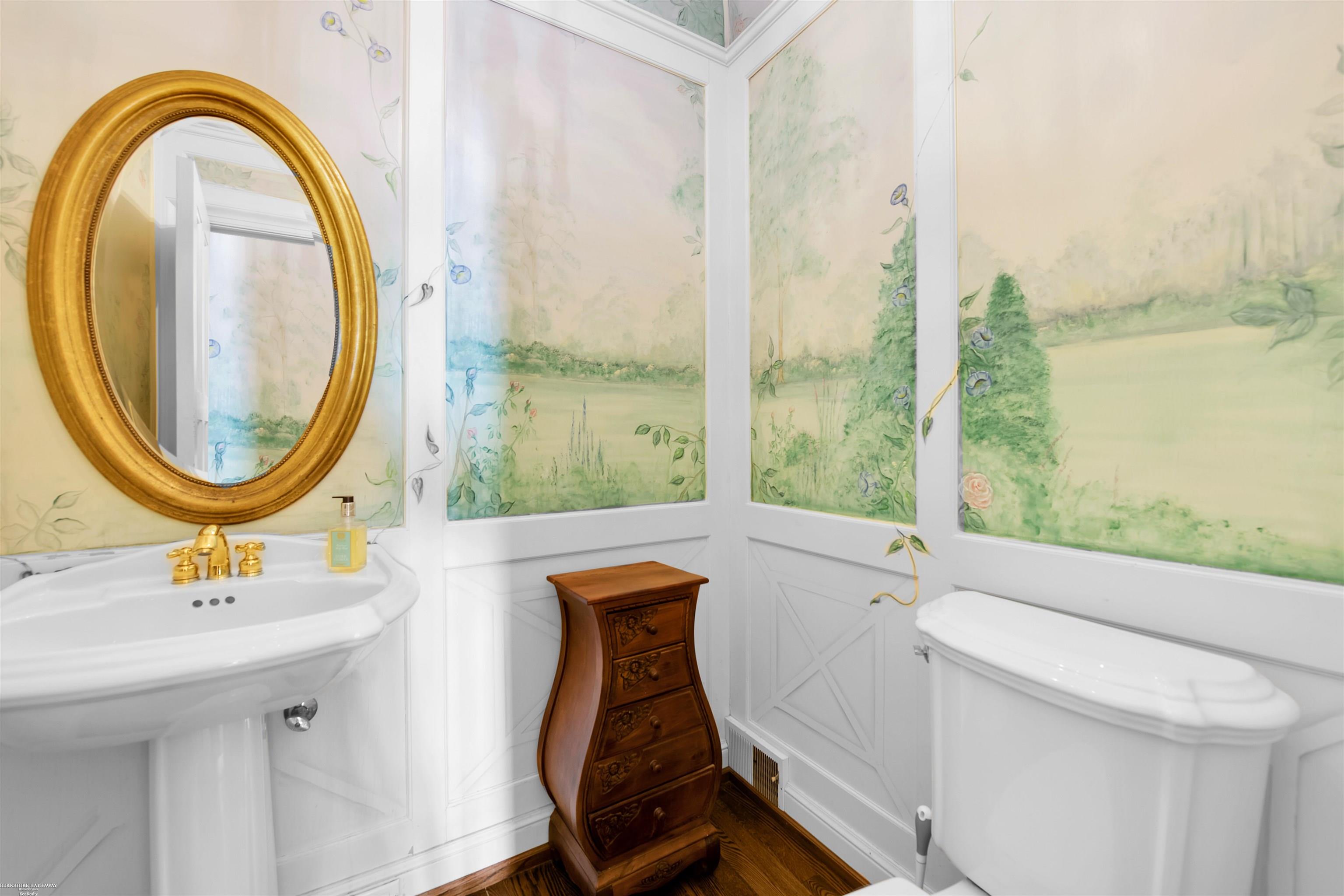 175 Merriweather Road Grosse Pointe, MI 48236 - Photo 12 of 74 50142645-e350d830-0599-45b8-b1d3-273c56bb91ef.JPG