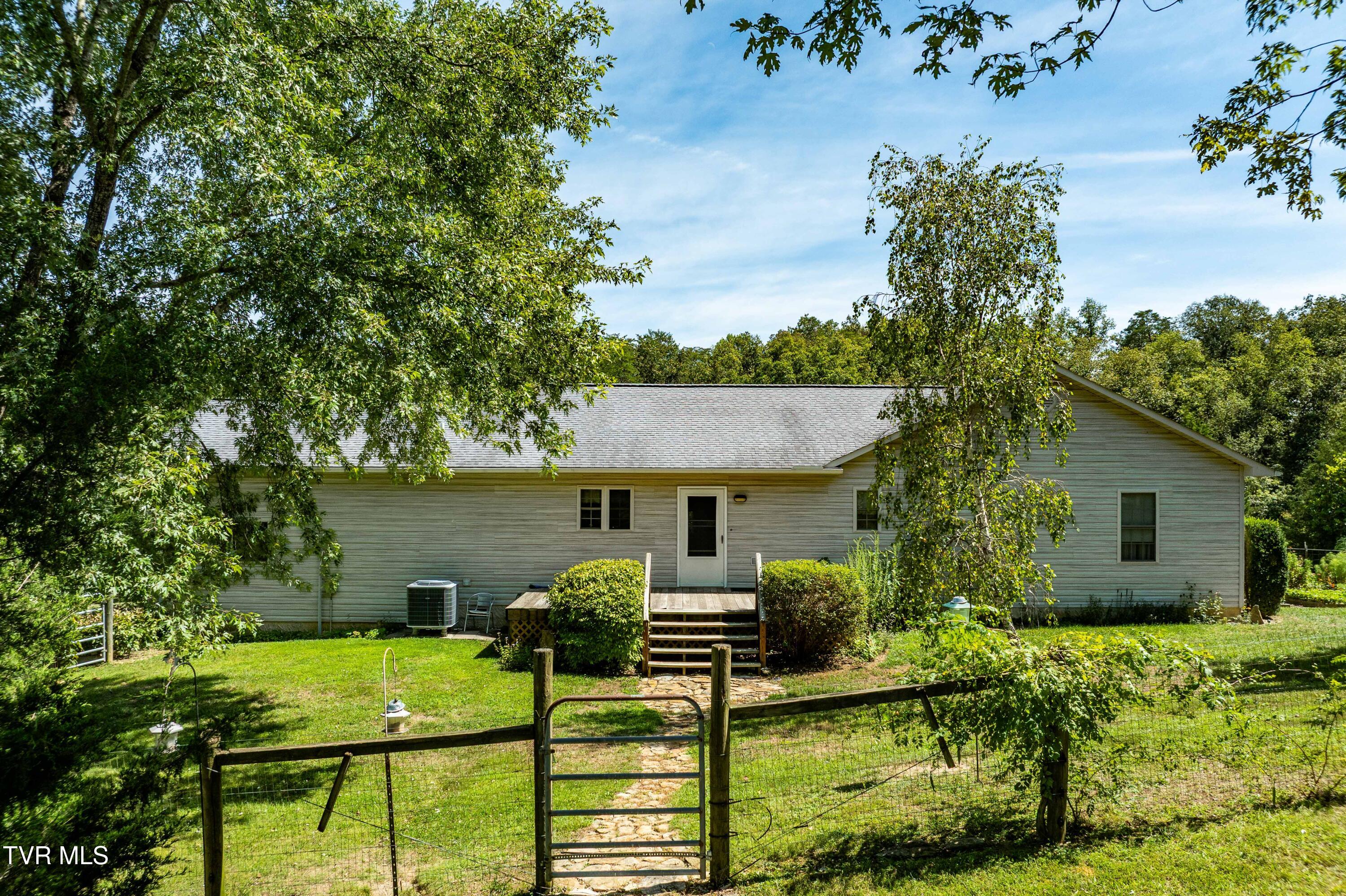 157 Chuck Road Rogersville, TN 37857 - Photo 11 of 81 157 Chuck Rd (24 of 123)