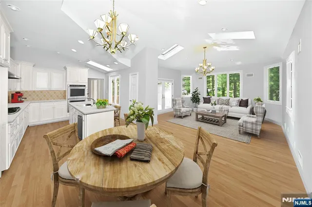 $1,950,000 | 5 Ellington Place, Englewood Cliffs, NJ 07632