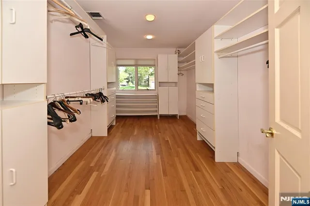 $1,950,000 | 5 Ellington Place, Englewood Cliffs, NJ 07632