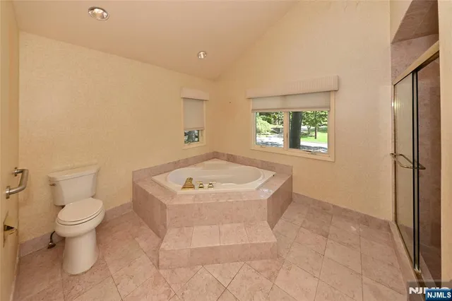 $1,950,000 | 5 Ellington Place, Englewood Cliffs, NJ 07632