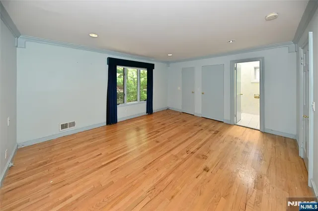 $1,950,000 | 5 Ellington Place, Englewood Cliffs, NJ 07632