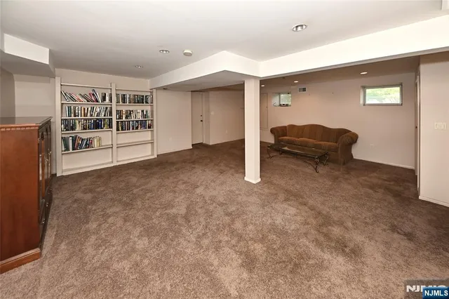 $1,950,000 | 5 Ellington Place, Englewood Cliffs, NJ 07632