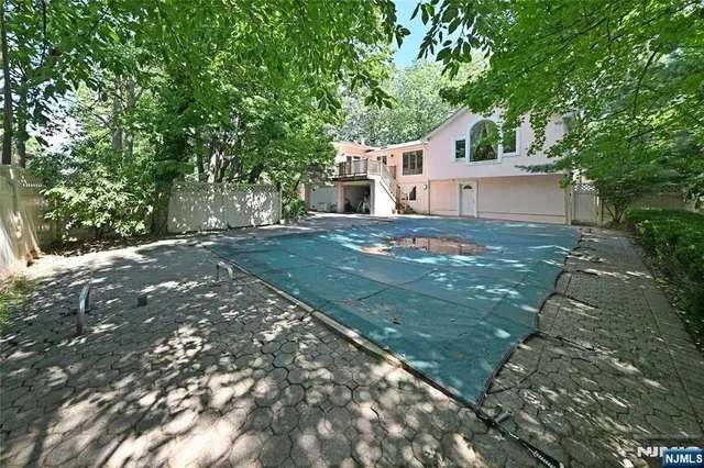 $1,950,000 | 5 Ellington Place, Englewood Cliffs, NJ 07632