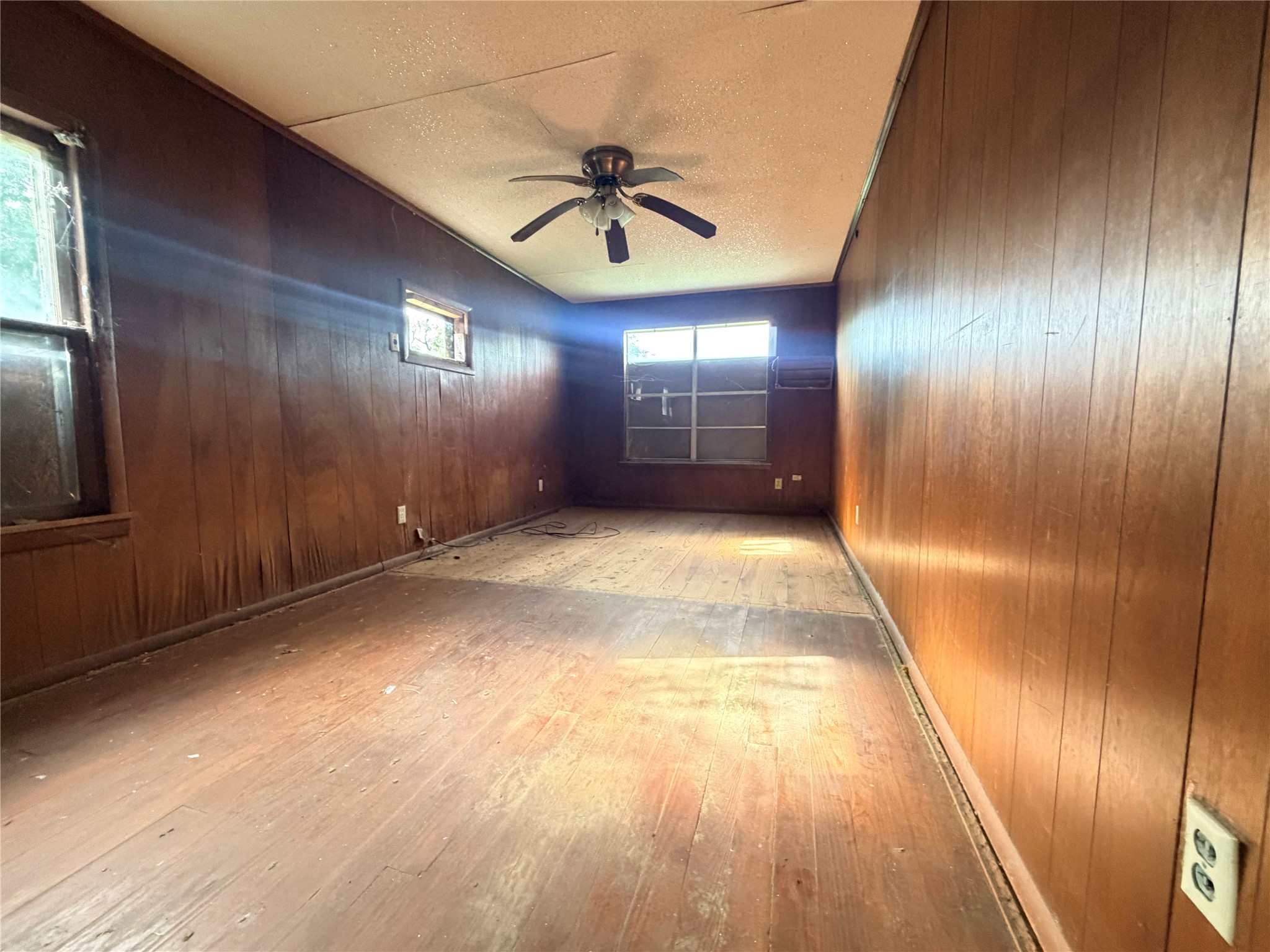 403 East Ward Street Refugio, TX 78377 - Photo 9 of 16