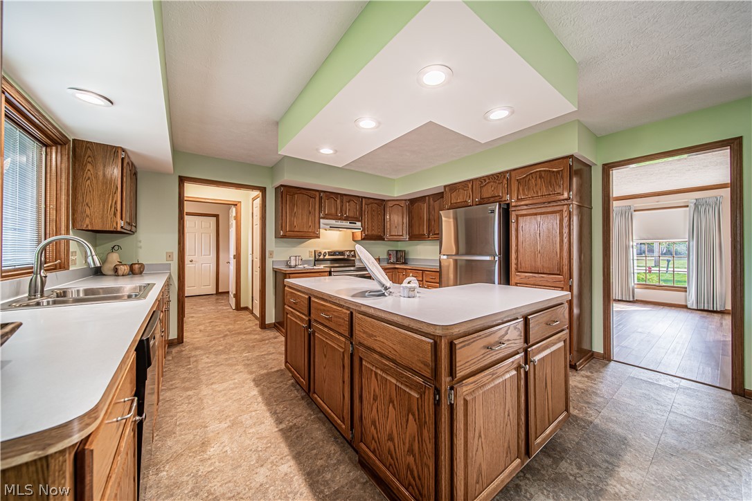 472 Miner Road Highland Heights, OH 44143 - Photo 3 of 35