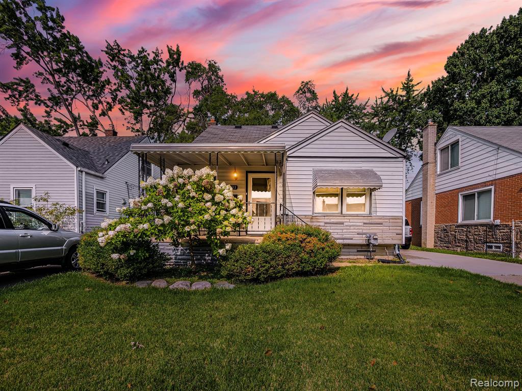 21733 Rausch Avenue Eastpointe, MI 48021 - Photo 1 of 16