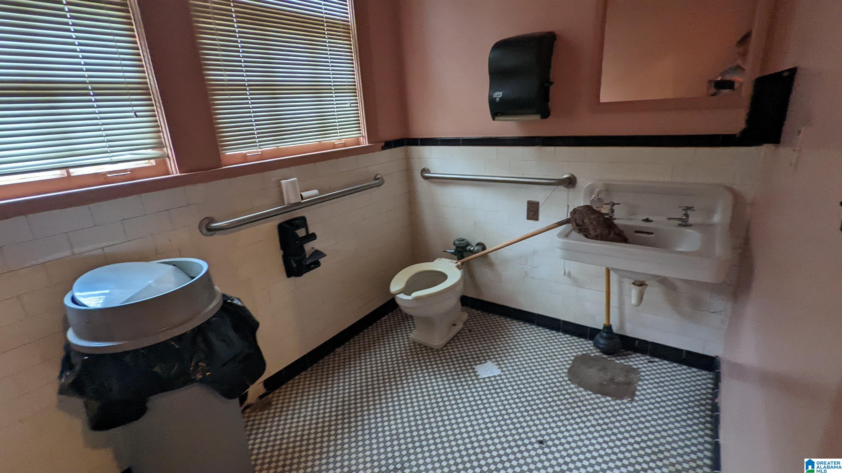 614 Chaffee Street Talladega, AL 35160 - Photo 13 of 27