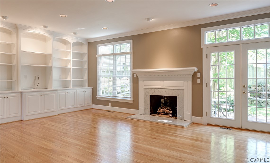 8100 Lower Ralston Road Henrico, VA 23229 - Photo 21 of 50 Family room with fireplace and built-ins