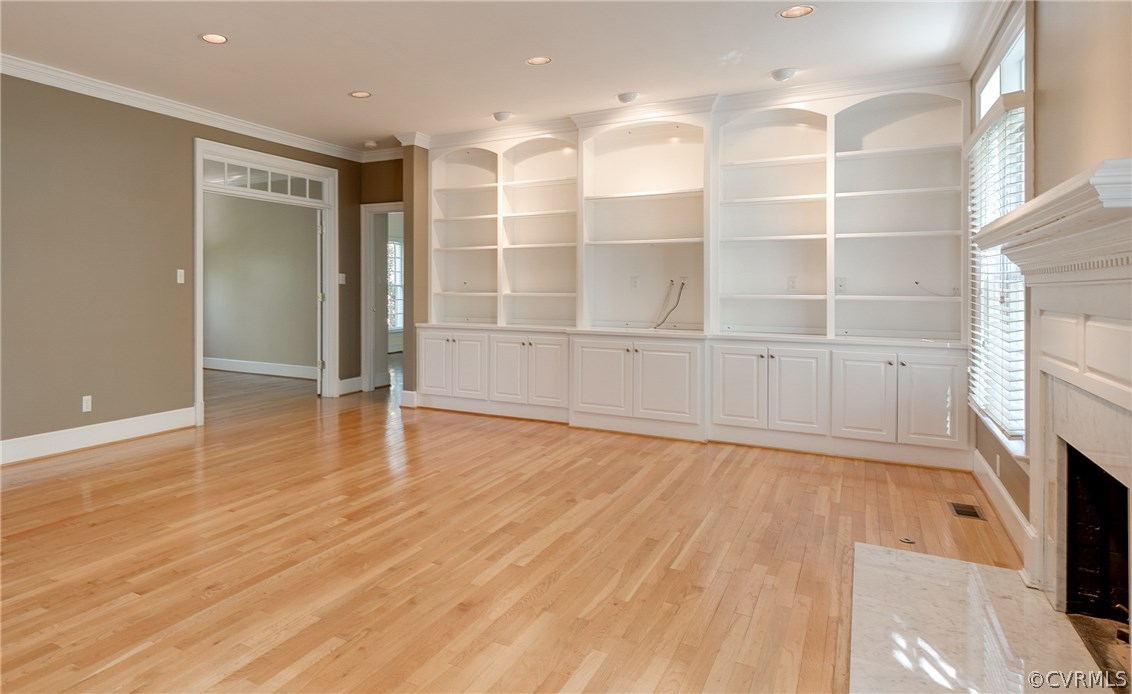8100 Lower Ralston Road Henrico, VA 23229 - Photo 22 of 50 Family room with fireplace and built-ins