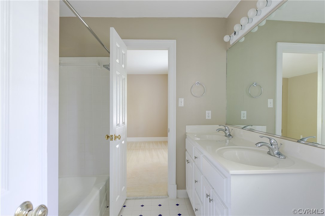 8100 Lower Ralston Road Henrico, VA 23229 - Photo 35 of 50 Shared Jack and Jill bathroom
