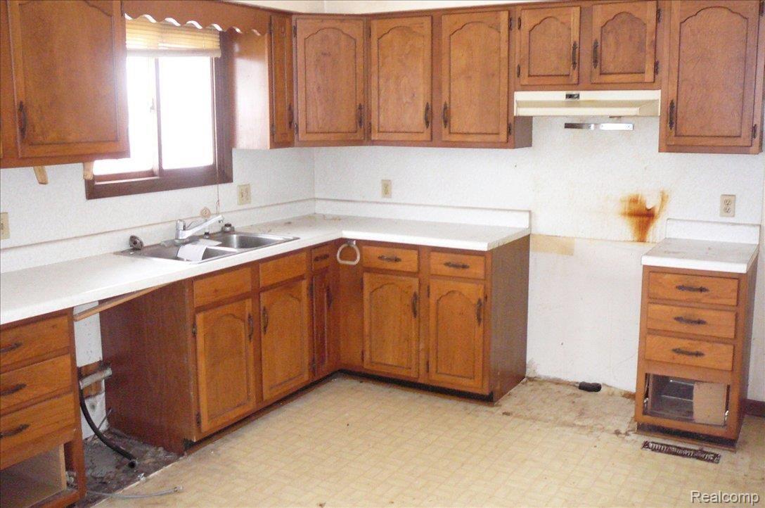 3978 Hogback Road Fowlerville, MI 48836 - Photo 2 of 7 Kitchen