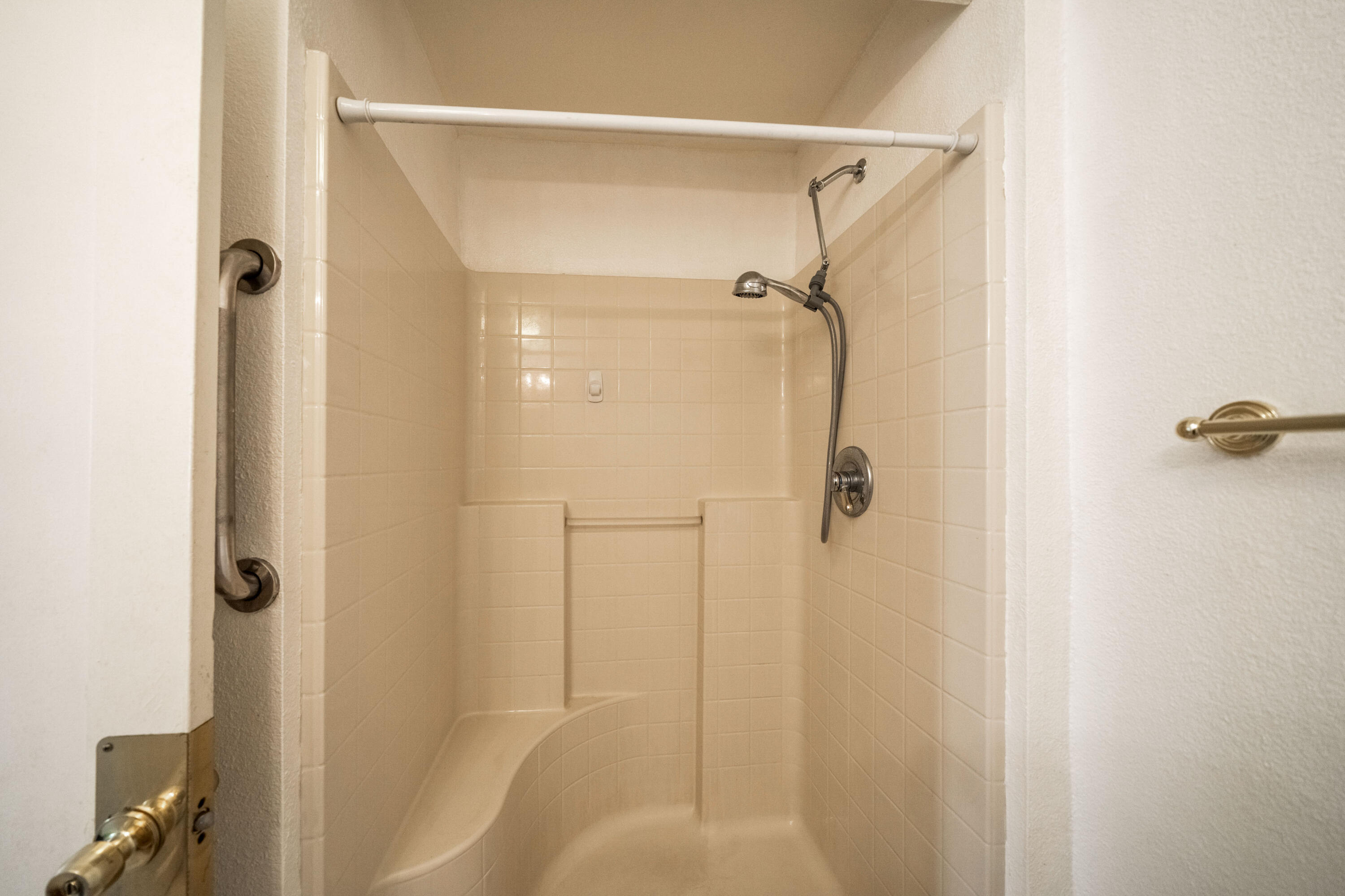 240 Kimball Road Red Bluff, CA 96080 - Photo 26 of 56 a bathroom with a shower