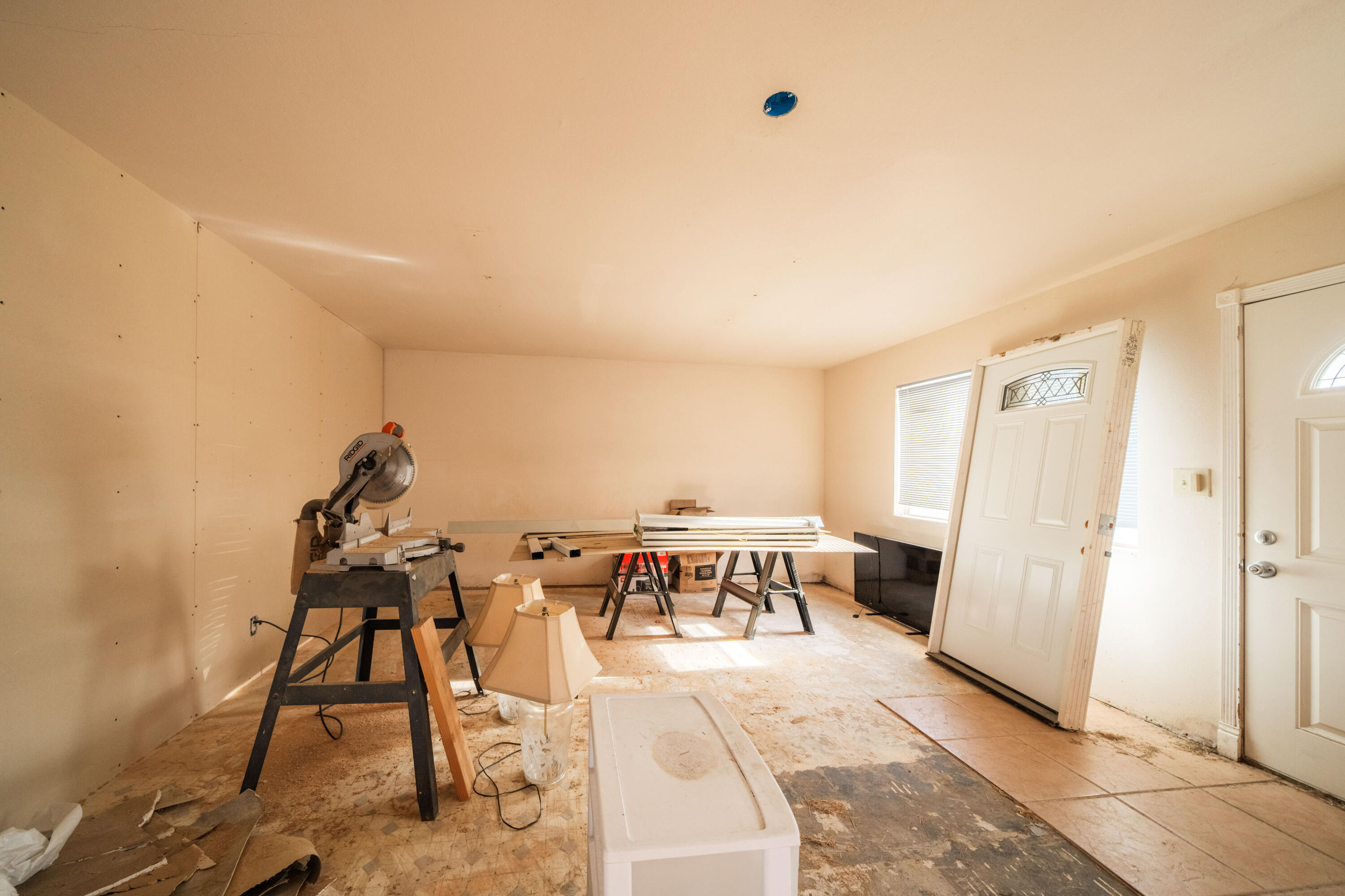240 Kimball Road Red Bluff, CA 96080 - Photo 29 of 56 a living room with chairs and a table