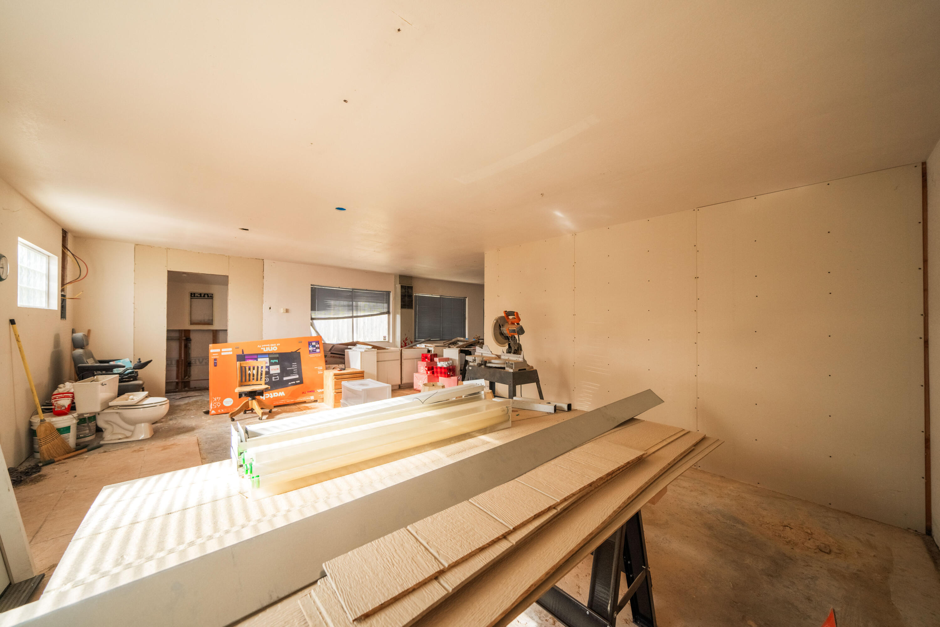 240 Kimball Road Red Bluff, CA 96080 - Photo 30 of 56 a living room with dining table and chairs