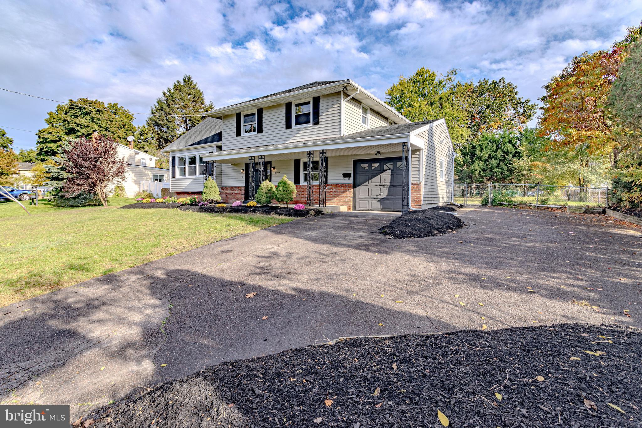 18 Ridgewood Avenue Delran, NJ 08075 - Photo 1 of 40