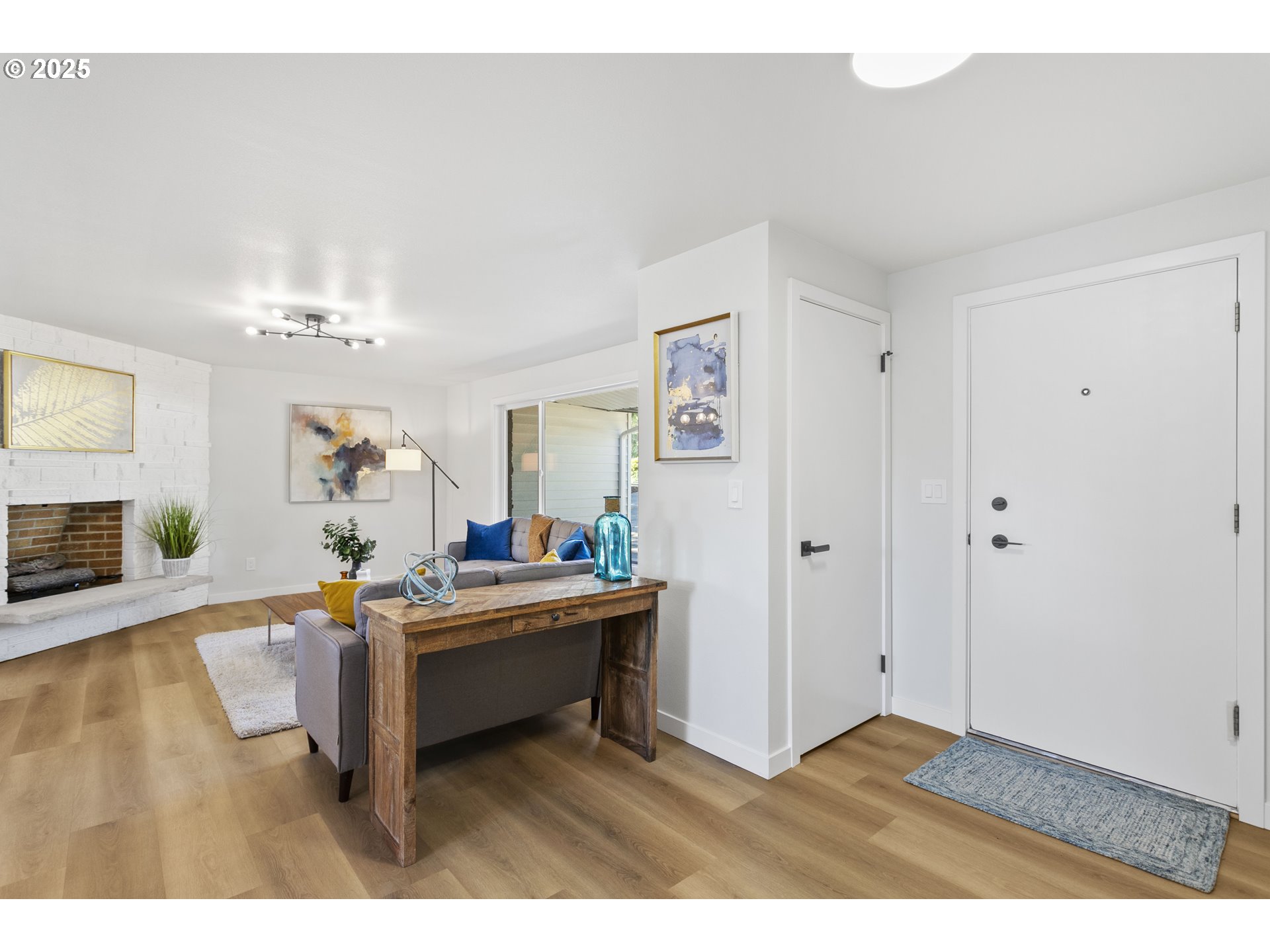 4816 Southeast Robin Road Milwaukie, OR 97267 - Photo 5 of 41 Gallery Image 5