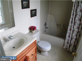 7 Farm House Road Newark, DE 19711 - Photo 12 of 12 Bathroom