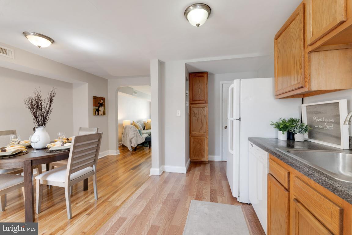 3651 Greenvale Road Baltimore, MD 21229 - Photo 13 of 35 Gallery Image 13