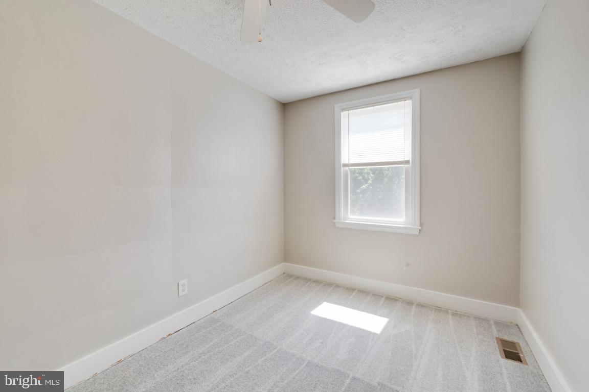 3651 Greenvale Road Baltimore, MD 21229 - Photo 18 of 35 Gallery Image 18