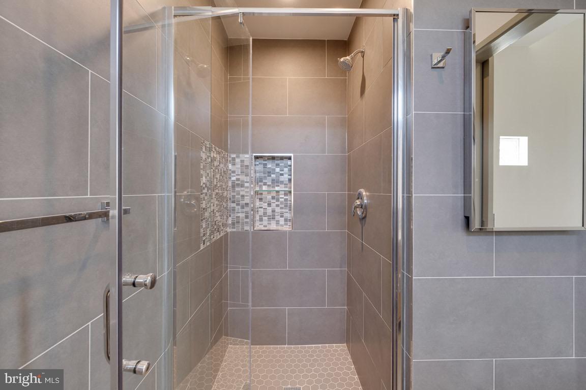 328 Hickory Point Road Pasadena, MD 21122 - Photo 26 of 49 Italian Porcelain Tile with Decorative Inlays