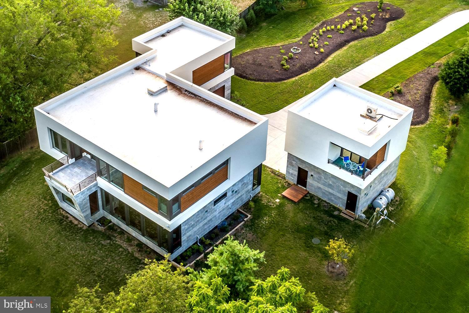 Dramatic Angles . Skilled Linear Hardscaping