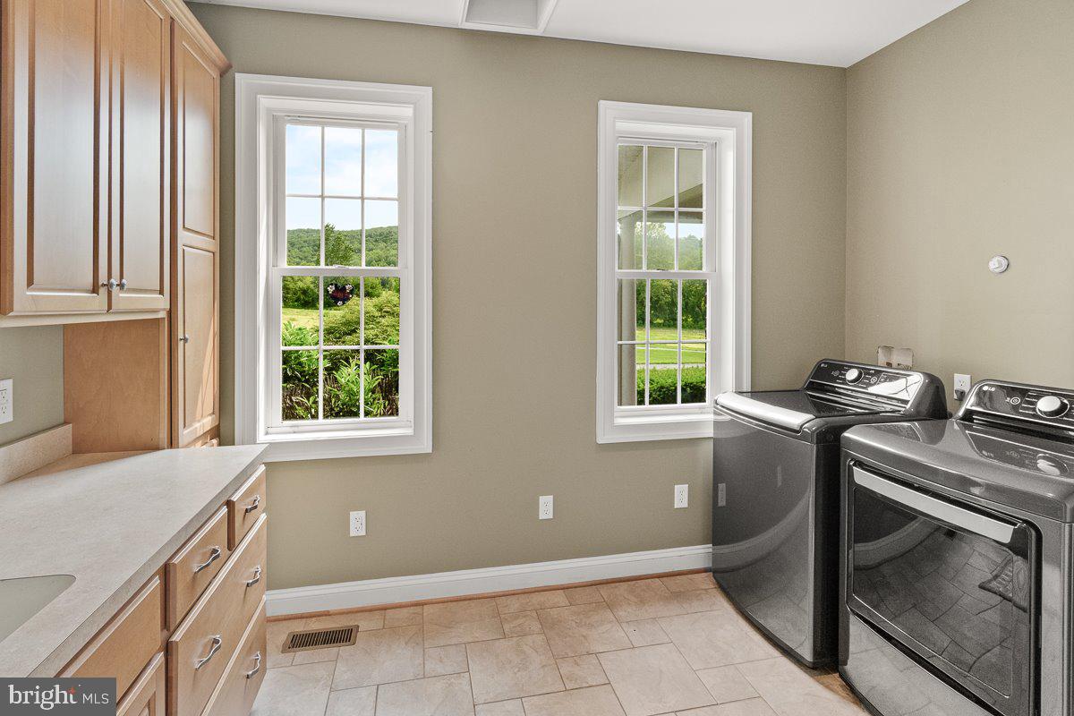 8170 Hollow Road Middletown, MD 21769 - Photo 24 of 67 Laundry room