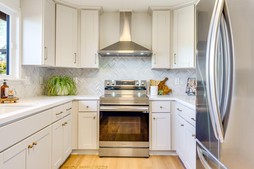 260 Alturas Way Soquel, CA 95073 - Photo 13 of 46 Gallery Image 13