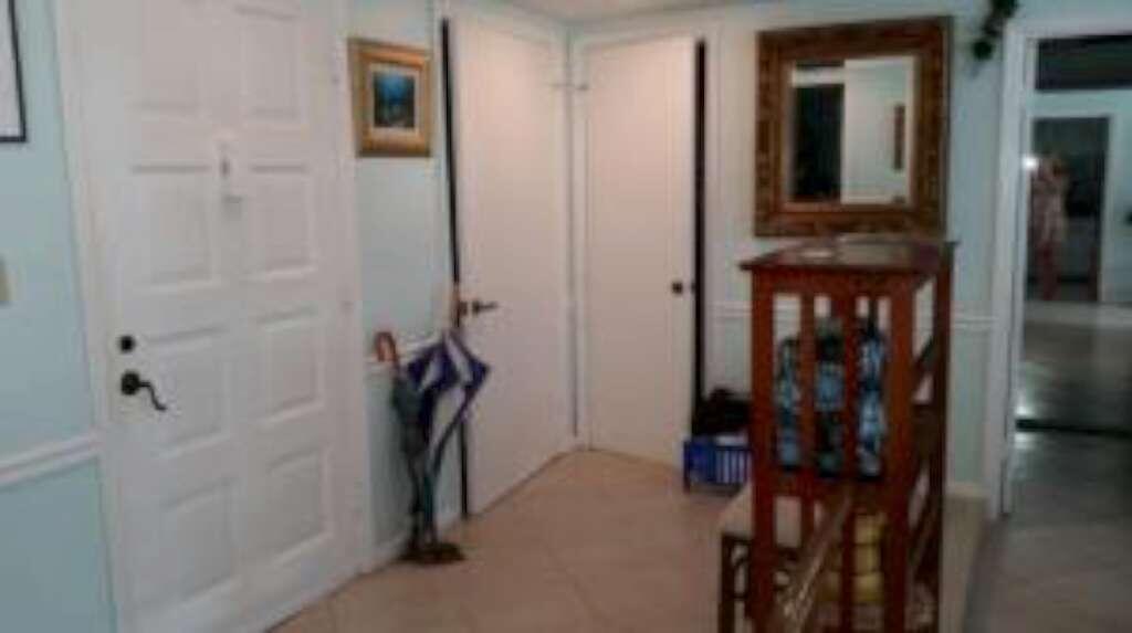11811 Ave Of The PGA, Unit 21C Palm Beach Gardens, FL 33418 - Photo 4 of 30 a view of a walk in closet