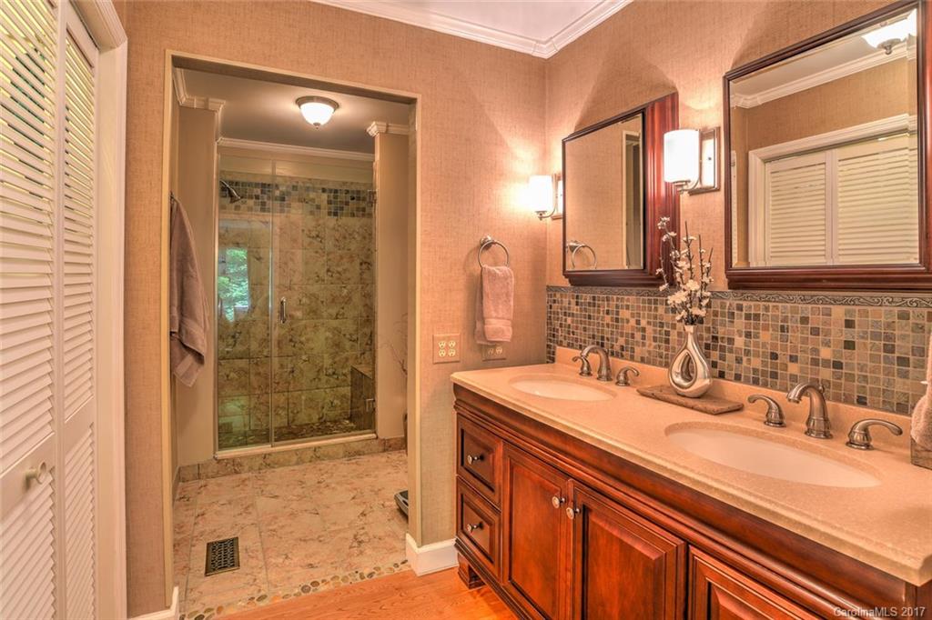110 Beaver Ridge Road, Unit 110 Asheville, NC 28804 - Photo 13 of 24 Gallery Image 13