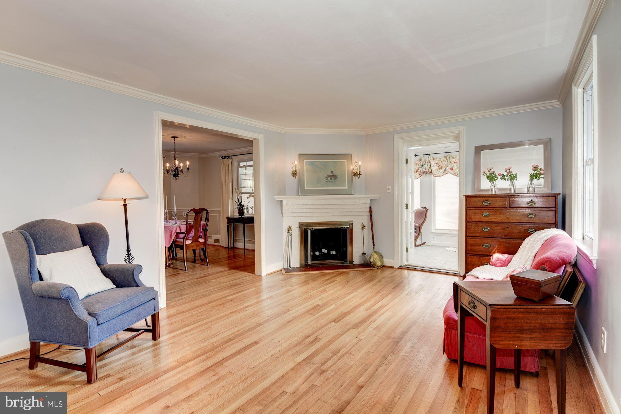 406 Alabama Road Baltimore, MD 21204 - Photo 2 of 29 Living Room w/Wood Burning FP